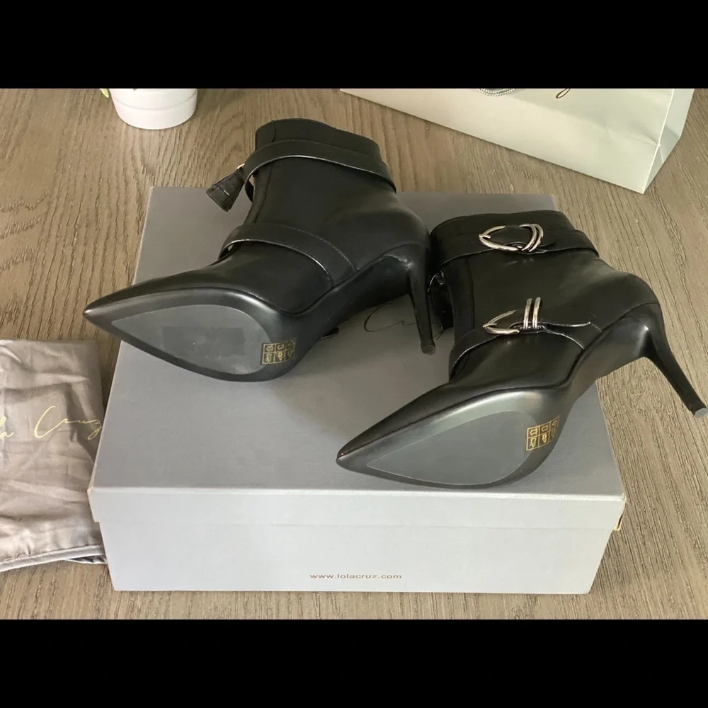 Lola Cruz Black Boots with Straps - Picture 6 of 6